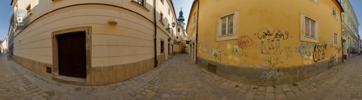 Baštová ulica s Michalskou Bránou Bratislava
