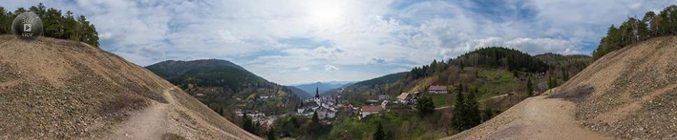 Špania Dolina - pohľad obec z haldy šachty Maximilián